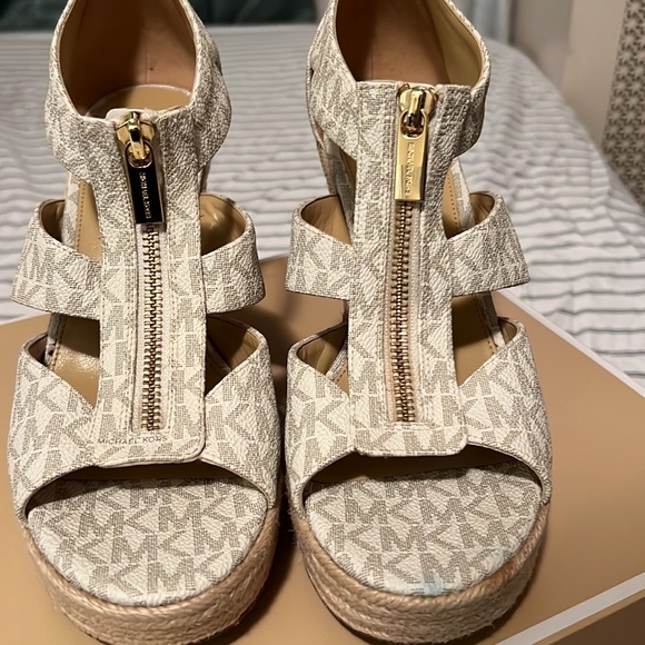 Michael Kors wedges - Picture 5 of 6